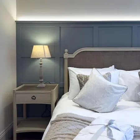 Exceptional 7 In With Hot Tub Prázdninový dům *