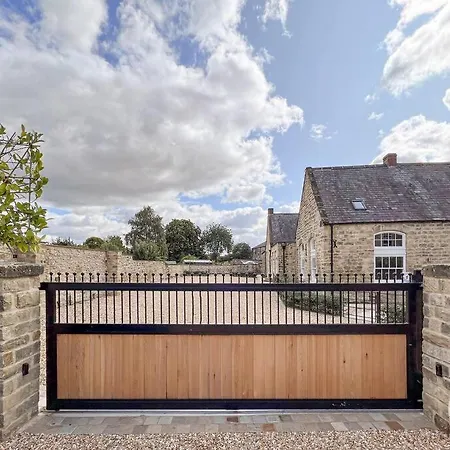 Exceptional 7 In With Hot Tub Prázdninový dům