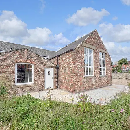 Exceptional 7 In With Hot Tub *