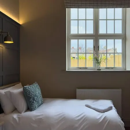 Exceptional 7 In With Hot Tub 펜션