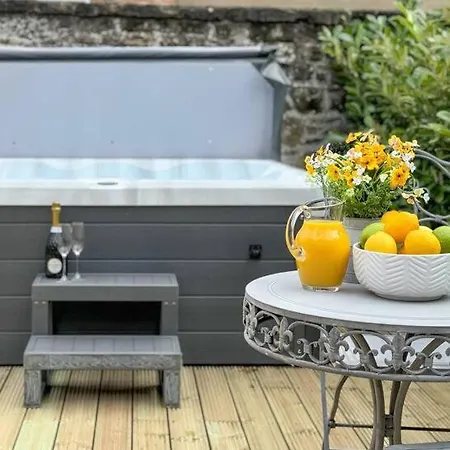 펜션 Exceptional 7 In With Hot Tub *